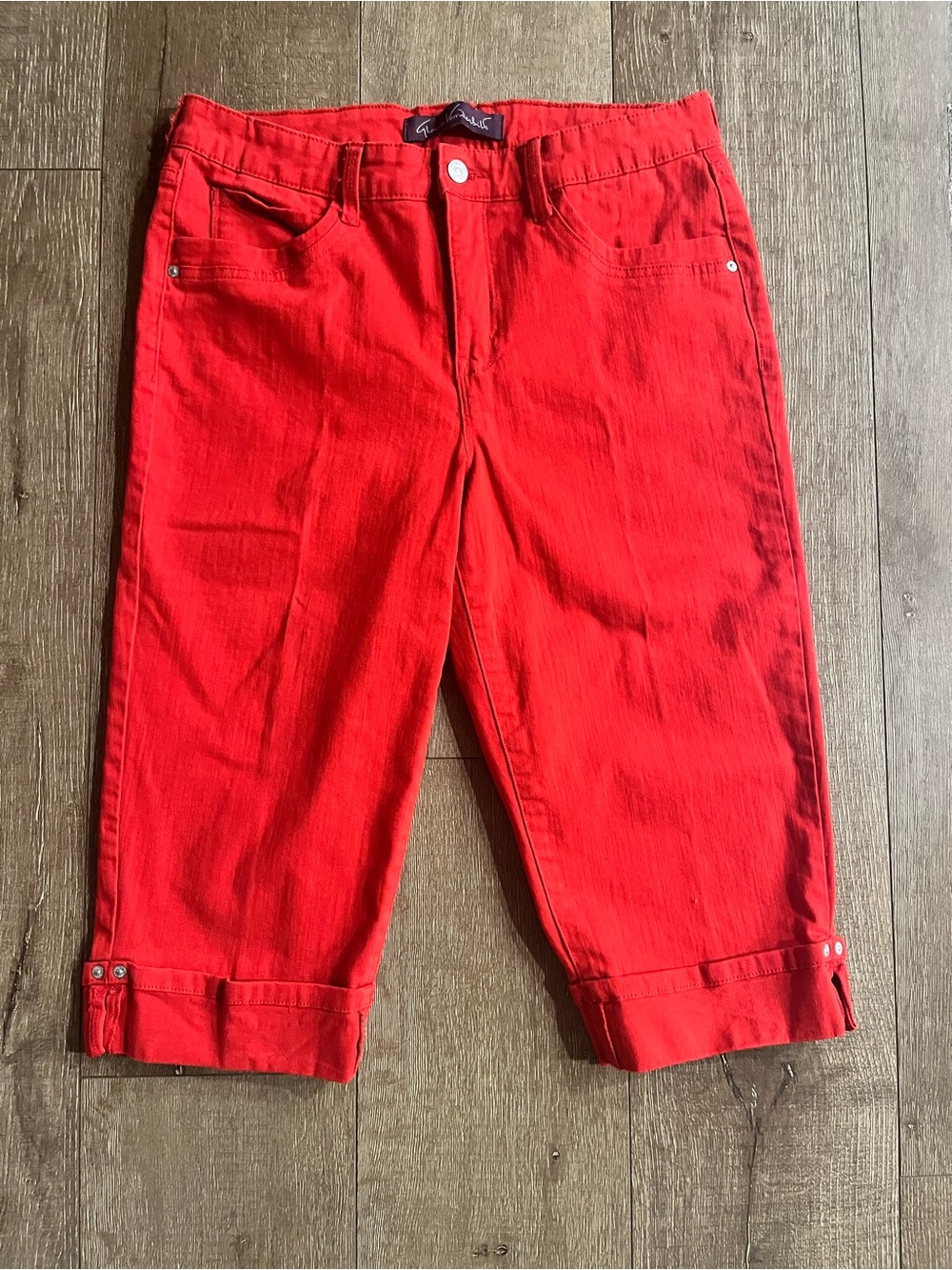 Gloria Vanderbilt Bright Red Capri Pants